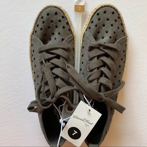 Universal Thread Jena Espadrille Sneakers